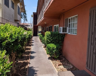 1708 Pine Avenue - Photo Thumbnail 12
