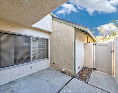 501 Pecan Way - Photo Thumbnail 4