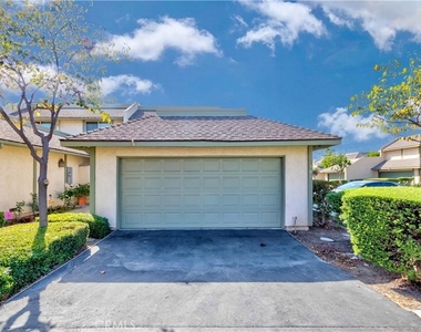 501 Pecan Way - Photo Thumbnail 2