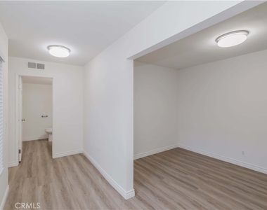 501 Pecan Way - Photo Thumbnail 17