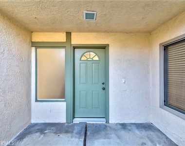 501 Pecan Way - Photo Thumbnail 3