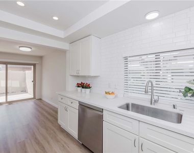 501 Pecan Way - Photo Thumbnail 14