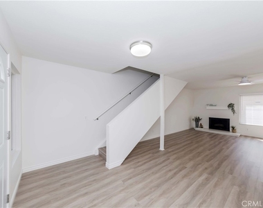 501 Pecan Way - Photo Thumbnail 5