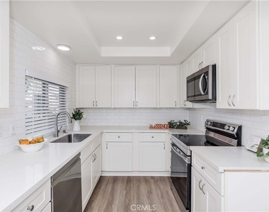 501 Pecan Way - Photo Thumbnail 11