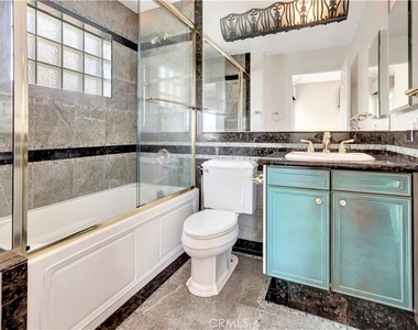 3140 E Bradbury Court - Photo Thumbnail 34