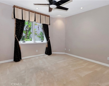 3140 E Bradbury Court - Photo Thumbnail 36