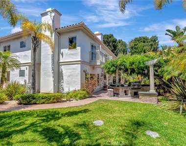 3140 E Bradbury Court - Photo Thumbnail 3