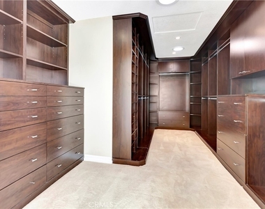 3140 E Bradbury Court - Photo Thumbnail 30