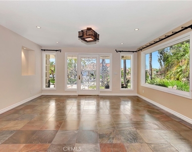 3140 E Bradbury Court - Photo Thumbnail 9