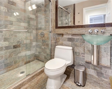 3140 E Bradbury Court - Photo Thumbnail 32