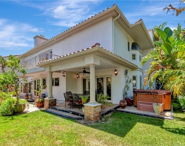 3140 E Bradbury Court - Photo Thumbnail 2