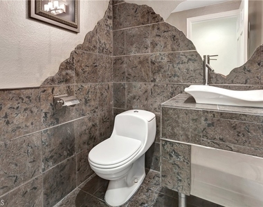3140 E Bradbury Court - Photo Thumbnail 38