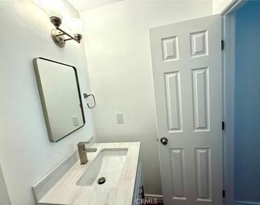1803 W Greenleaf - Photo Thumbnail 5