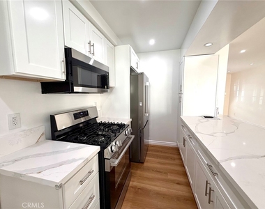 1803 W Greenleaf - Photo Thumbnail 16