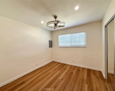 1803 W Greenleaf - Photo Thumbnail 9