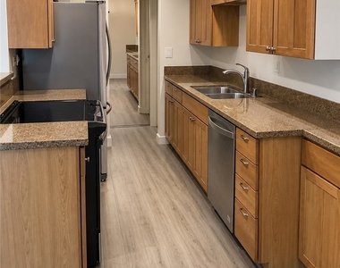1131 Alta Loma Road - Photo Thumbnail 2