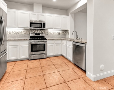 5 Wildflower Place - Photo Thumbnail 3
