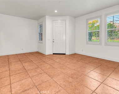 5 Wildflower Place - Photo Thumbnail 8