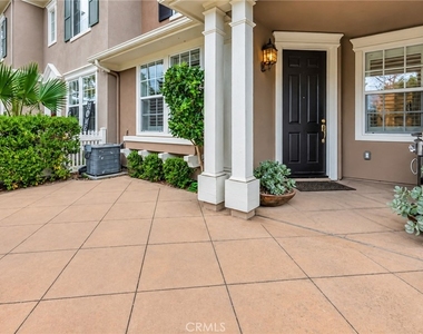 5 Wildflower Place - Photo Thumbnail 2