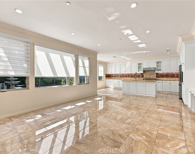 34 Brindisi - Photo Thumbnail 8