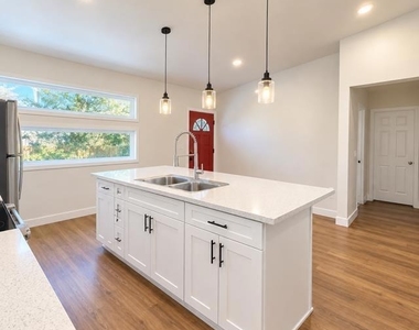619 E 3rd Avenue - Photo Thumbnail 1
