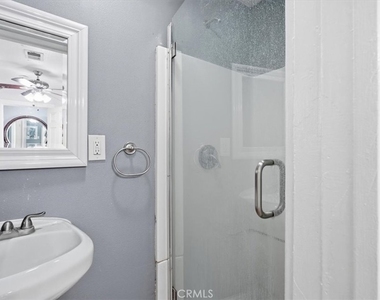 1707 N Arrowhead - Photo Thumbnail 15
