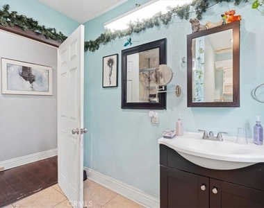 1707 N Arrowhead - Photo Thumbnail 18