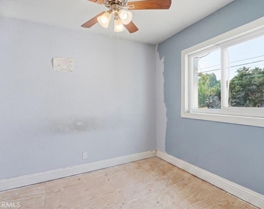 1707 N Arrowhead - Photo Thumbnail 16