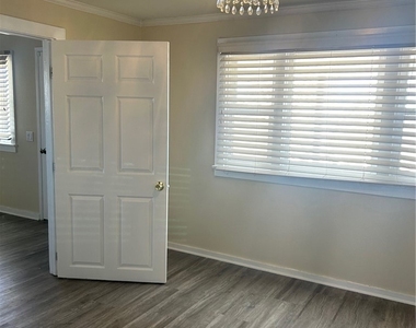 9548 White Road - Photo Thumbnail 4