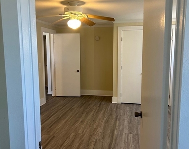 9548 White Road - Photo Thumbnail 8