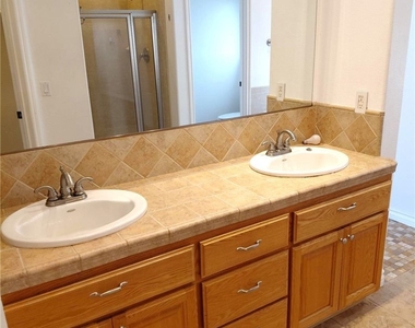26706 Cumberland - Photo Thumbnail 11
