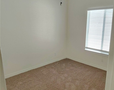 26706 Cumberland - Photo Thumbnail 13
