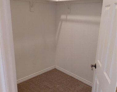 26706 Cumberland - Photo Thumbnail 10