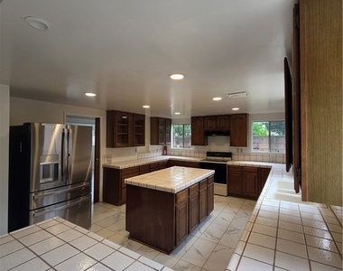 2912 Acresite Street - Photo Thumbnail 18