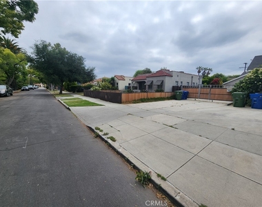 2912 Acresite Street - Photo Thumbnail 3