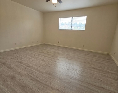 2912 Acresite Street - Photo Thumbnail 27
