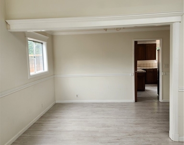 2912 Acresite Street - Photo Thumbnail 5