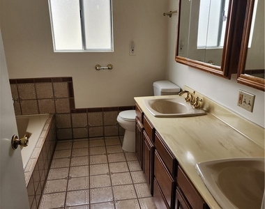 2912 Acresite Street - Photo Thumbnail 14
