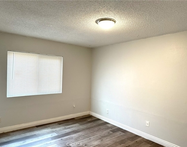 8616 N Loop Boulevard - Photo Thumbnail 18