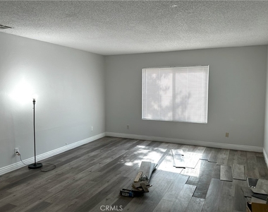 8616 N Loop Boulevard - Photo Thumbnail 3