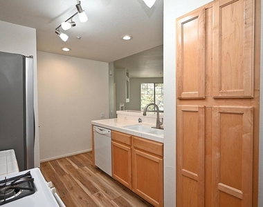 280 Caldecott Ln - Photo Thumbnail 9