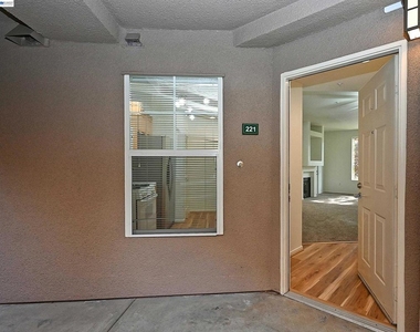 280 Caldecott Ln - Photo Thumbnail 2