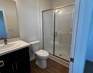 218 Church St - Photo Thumbnail 20
