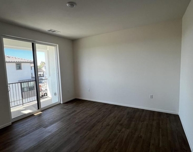 218 Church St - Photo Thumbnail 26