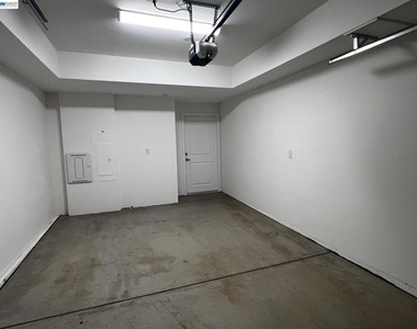 218 Church St - Photo Thumbnail 32
