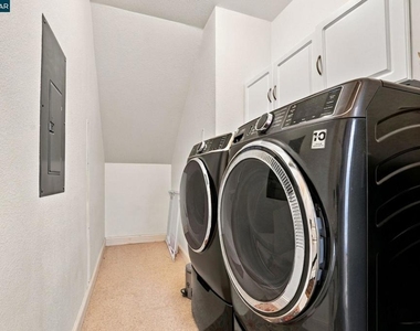 204 Millbrook Dr - Photo Thumbnail 12