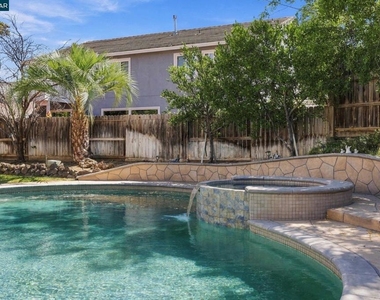 204 Millbrook Dr - Photo Thumbnail 23