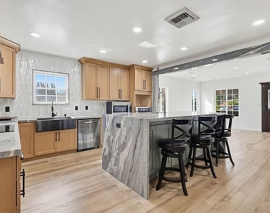 2200 Easy Avenue - Photo Thumbnail 14