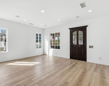 2200 Easy Avenue - Photo Thumbnail 8