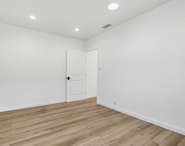 2200 Easy Avenue - Photo Thumbnail 29